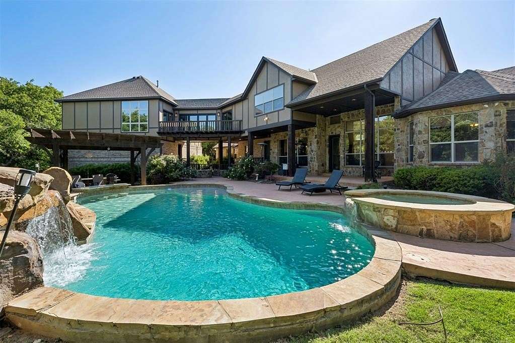 6.23 Acres of Land with Home for Sale in Arcadia, Oklahoma