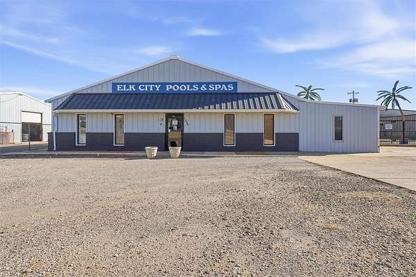 2.53 Acres of Improved Commercial Land for Sale in Elk City, Oklahoma