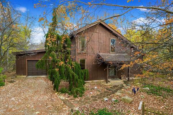 3.73 Acres of Residential Land with Home for Sale in Powell, Ohio