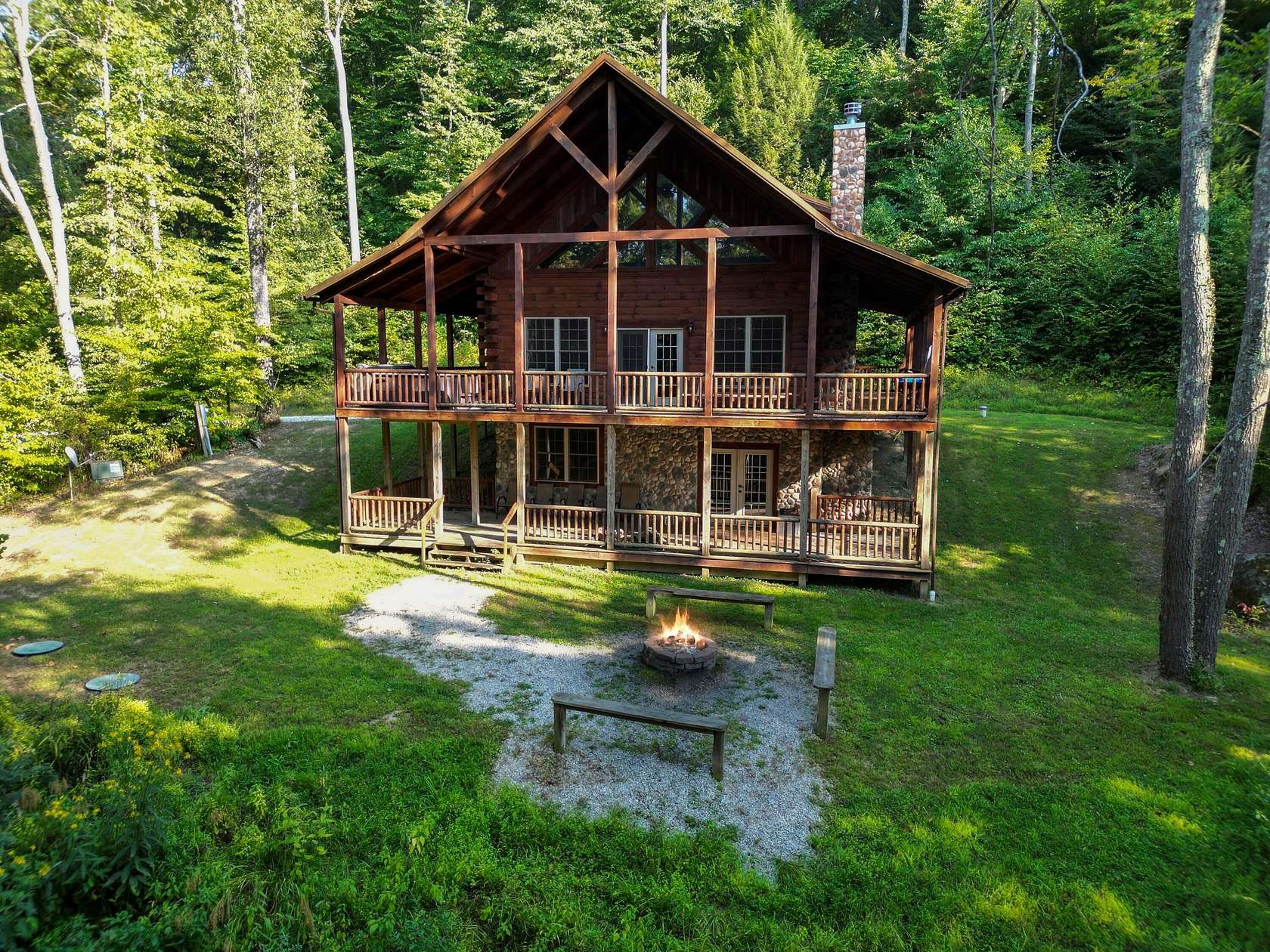 10 Acres of Land with Home for Sale in Rockbridge, Ohio