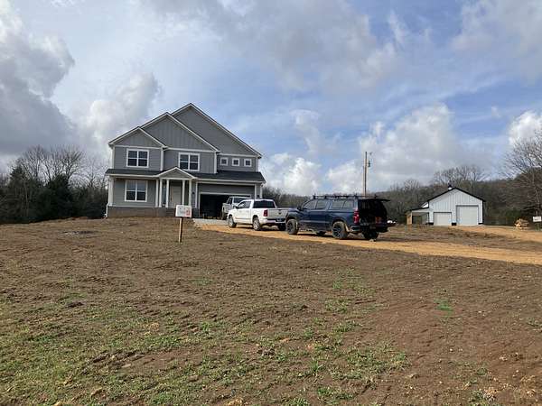 13.6 Acres of Land with Home for Sale in Mount Pleasant, Tennessee