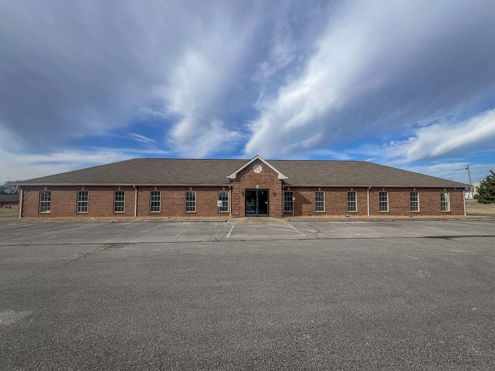 0.91 Acres of Improved Commercial Land for Lease in Oak Grove, Kentucky