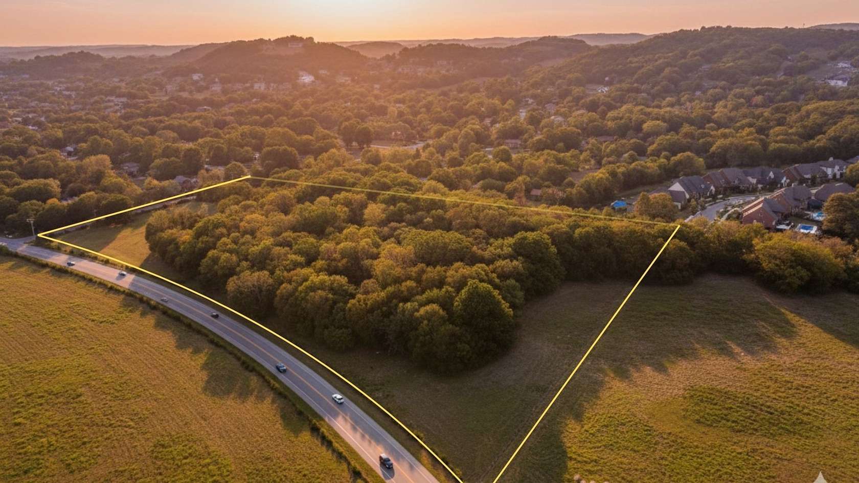 10 Acres of Land for Sale in Franklin, Tennessee
