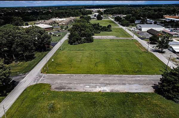 0.5 Acres of Commercial Land for Sale in Tullahoma, Tennessee