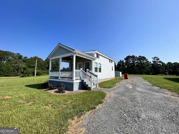 1 Acre of Residential Land with Home for Lease in Forsyth, Georgia