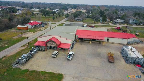 10 Acres of Improved Commercial Land for Sale in Goliad, Texas