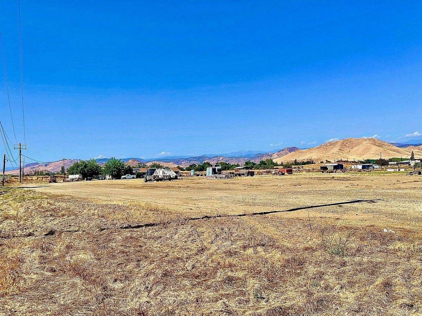 4.73 Acres of Improved Mixed-Use Land for Sale in Woodlake, California