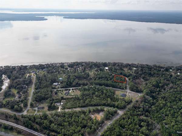 1.1 Acres of Land for Sale in Hawthorne, Florida