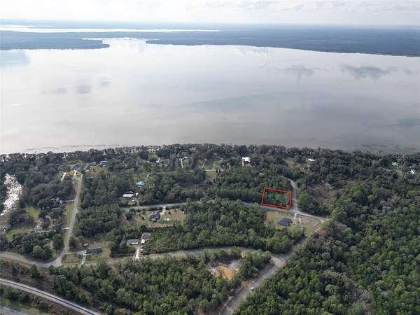 1 Acre of Land for Sale in Hawthorne, Florida