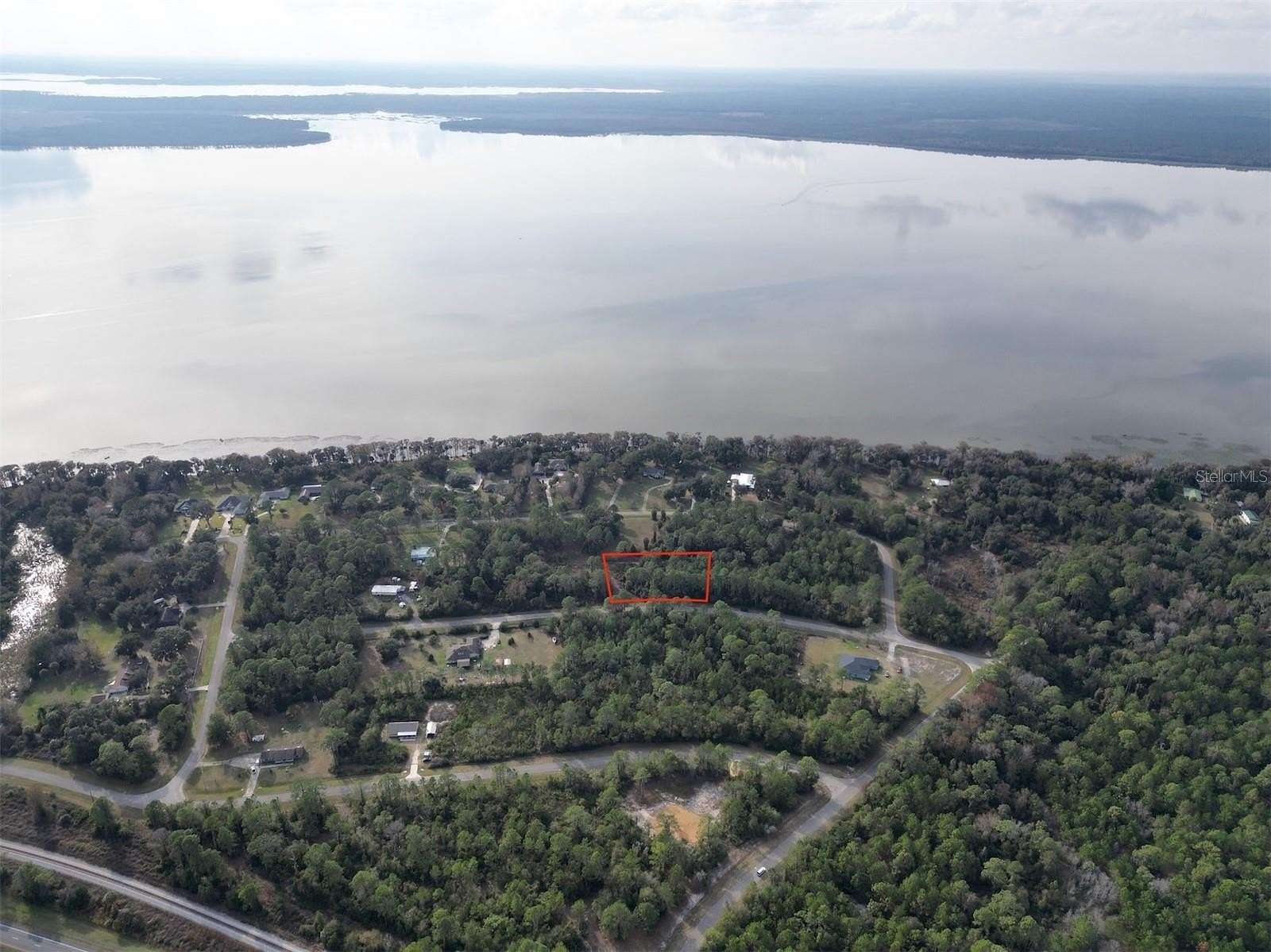 1 Acre of Land for Sale in Hawthorne, Florida