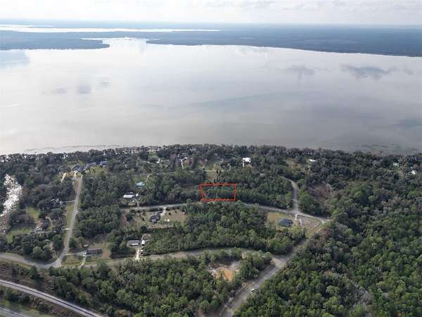 1 Acre of Land for Sale in Hawthorne, Florida