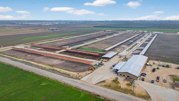 355 Acres of Agricultural Land for Sale in Exeter, California