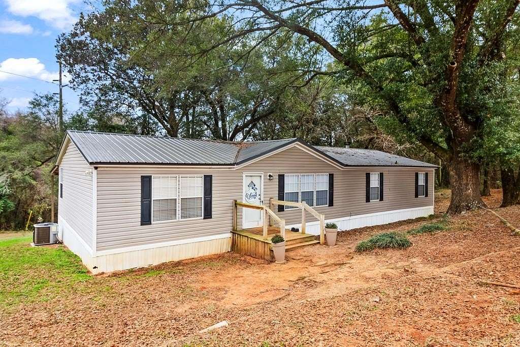 2.37 Acres of Residential Land with Home for Sale in Newton, Alabama