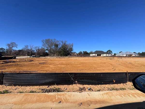 0.5 Acres of Residential Land for Sale in Lindale, Texas