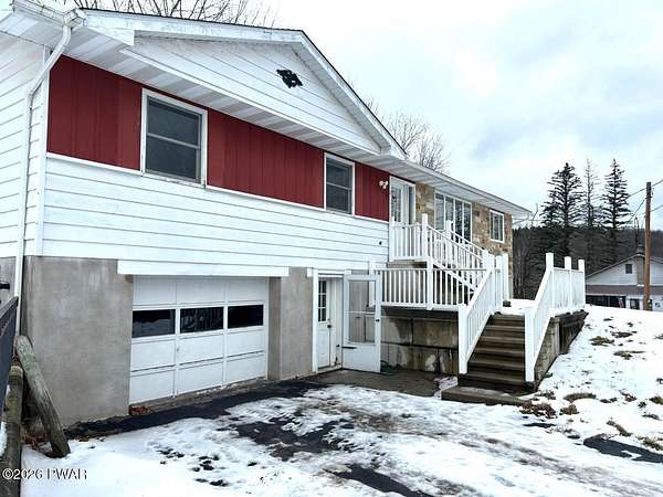 2 Acres of Residential Land with Home for Sale in Lake Ariel, Pennsylvania