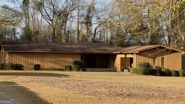 4.65 Acres of Residential Land with Home for Sale in Glennville, Georgia