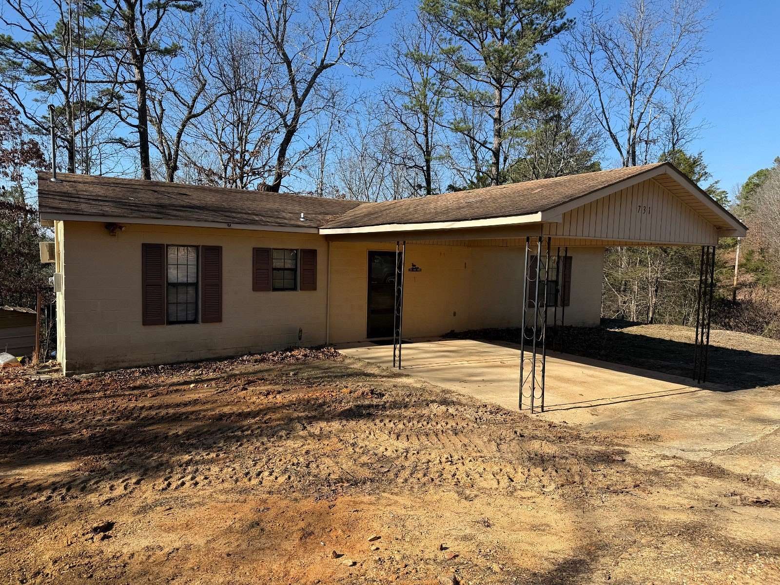 131 Acres of Recreational Land with Home for Sale in Cave City, Arkansas