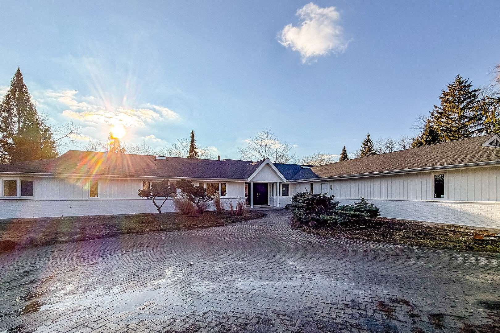 4.75 Acres of Residential Land with Home for Sale in Mettawa, Illinois