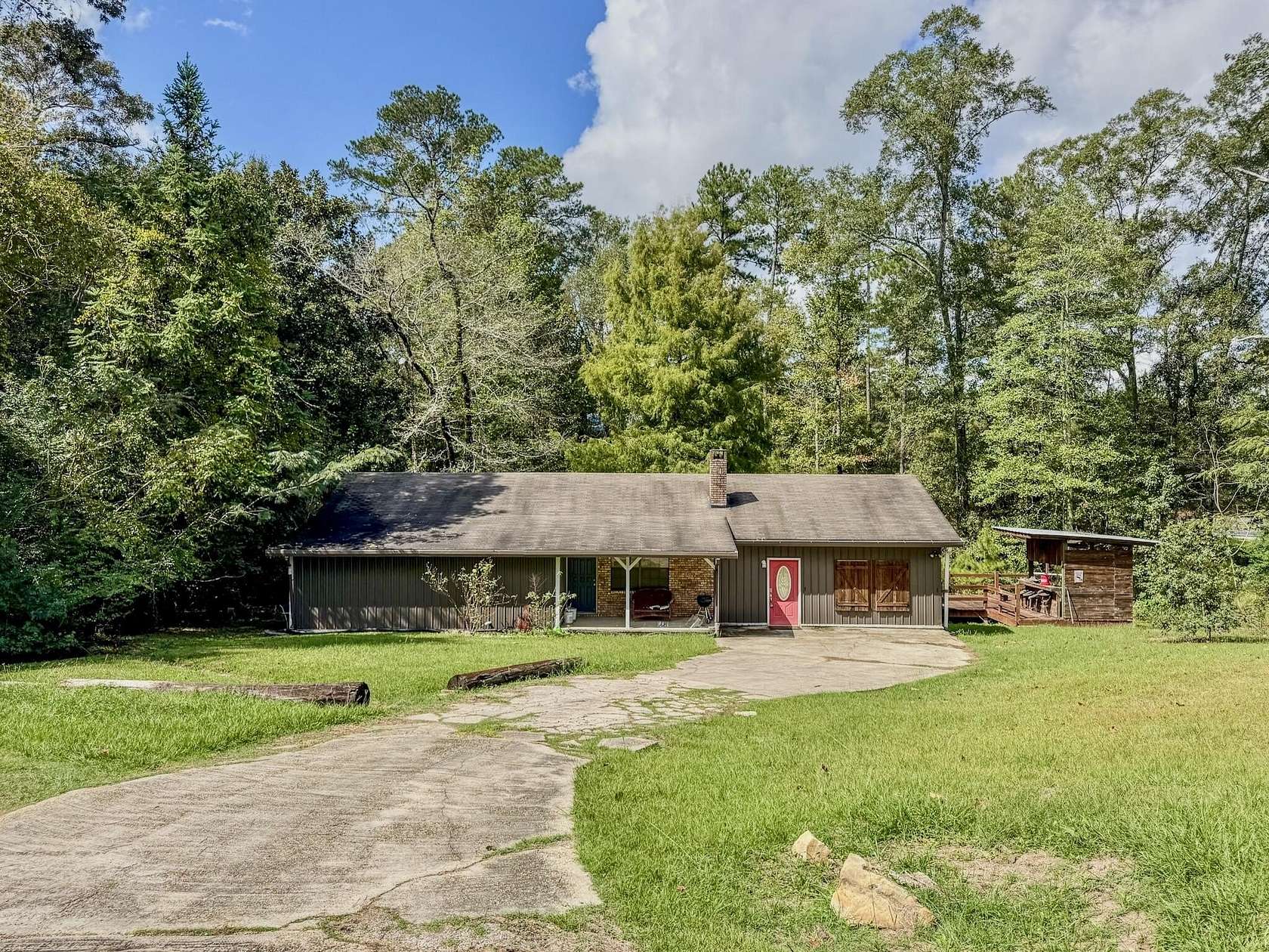 2.5 Acres of Residential Land with Home for Sale in Ellisville, Mississippi