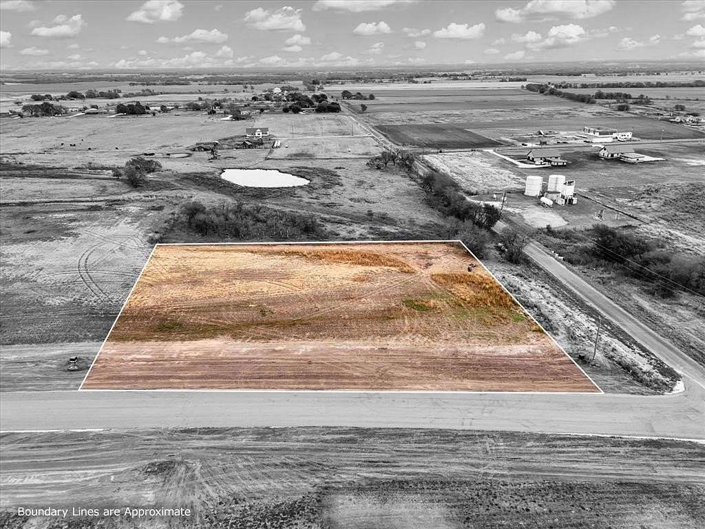 2 Acres of Residential Land for Sale in Elm Mott, Texas