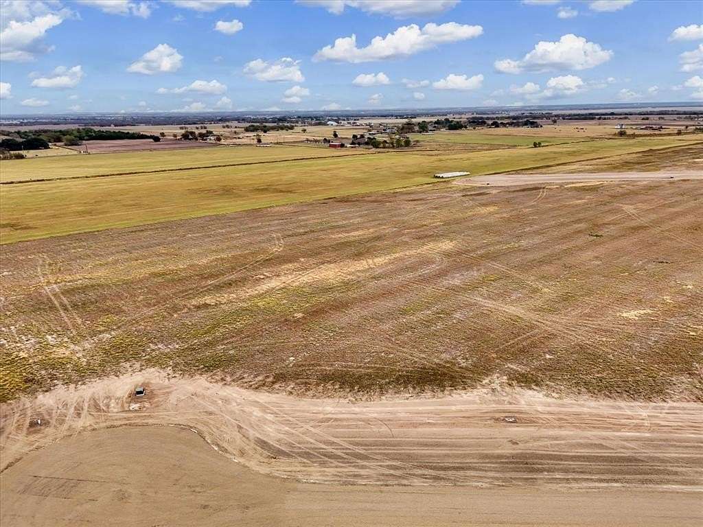 1.7 Acres of Residential Land for Sale in Elm Mott, Texas