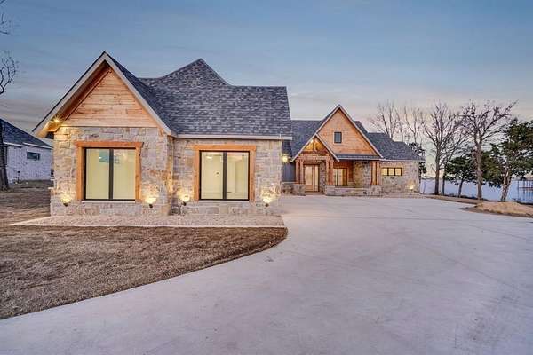 1.75 Acres of Land with Home for Sale in Ennis, Texas