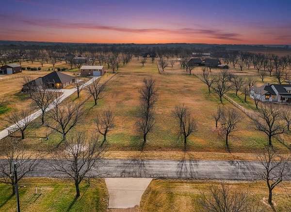 2 Acres of Residential Land for Sale in Cleburne, Texas