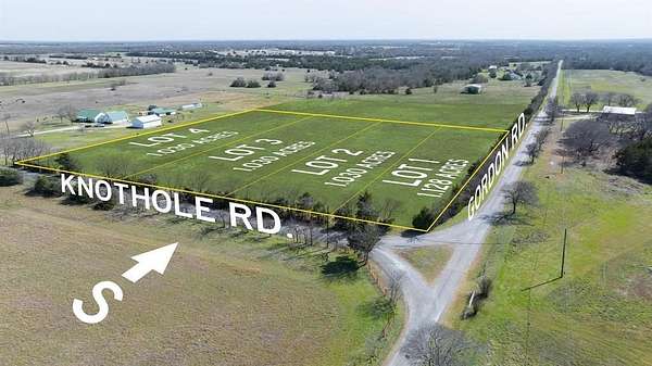1.13 Acres of Residential Land for Sale in Whitewright, Texas