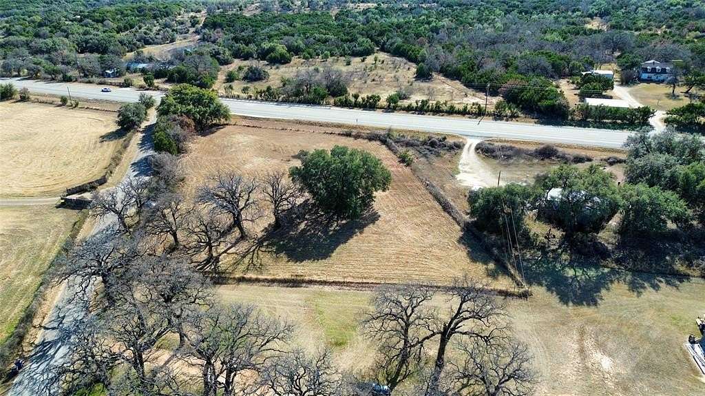 1.5 Acres of Land for Sale in Glen Rose, Texas