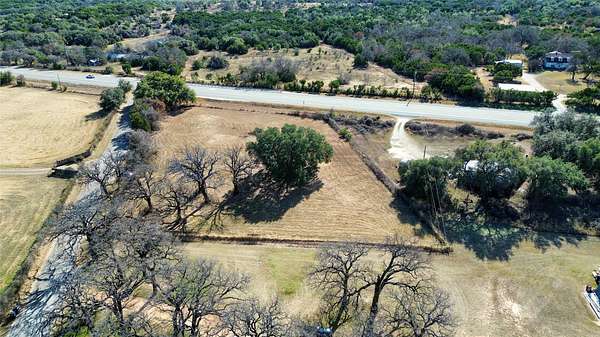 1.5 Acres of Land for Sale in Glen Rose, Texas