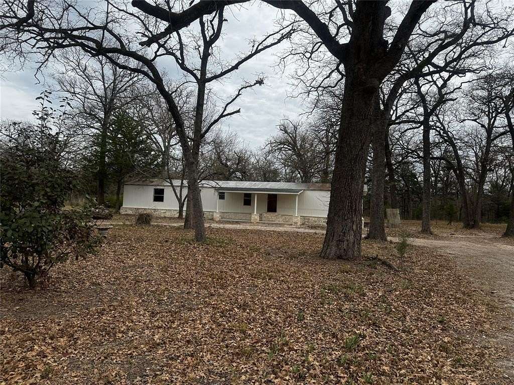 2 Acres of Residential Land with Home for Sale in Kemp, Texas