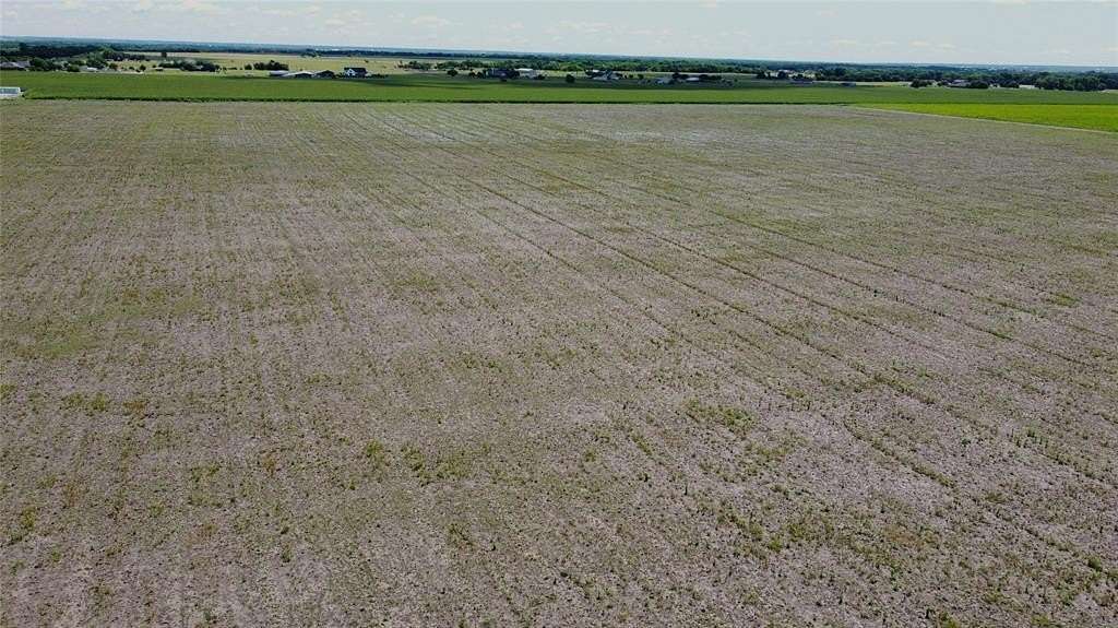 5 Acres of Land for Sale in Grandview, Texas