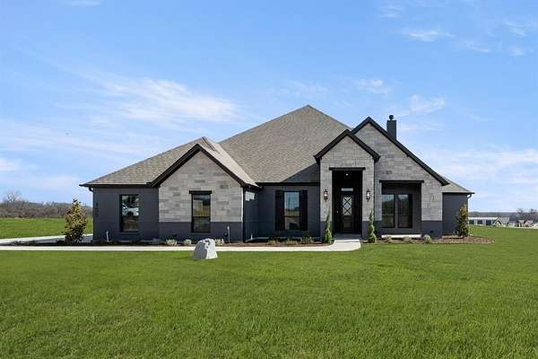 2 Acres of Residential Land with Home for Sale in Decatur, Texas