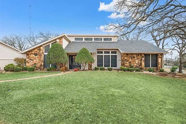 4.82 Acres of Residential Land with Home for Sale in Mansfield, Texas