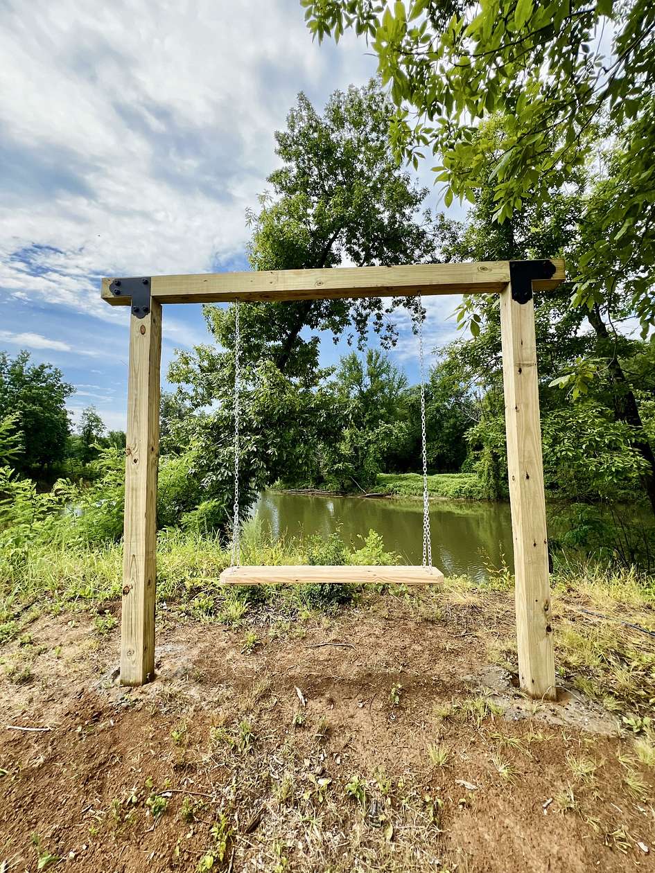 1.29 Acres of Residential Land for Sale in Savannah, Tennessee