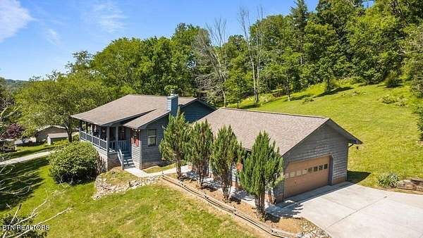 3 Acres of Land with Home for Sale in Clinton, Tennessee