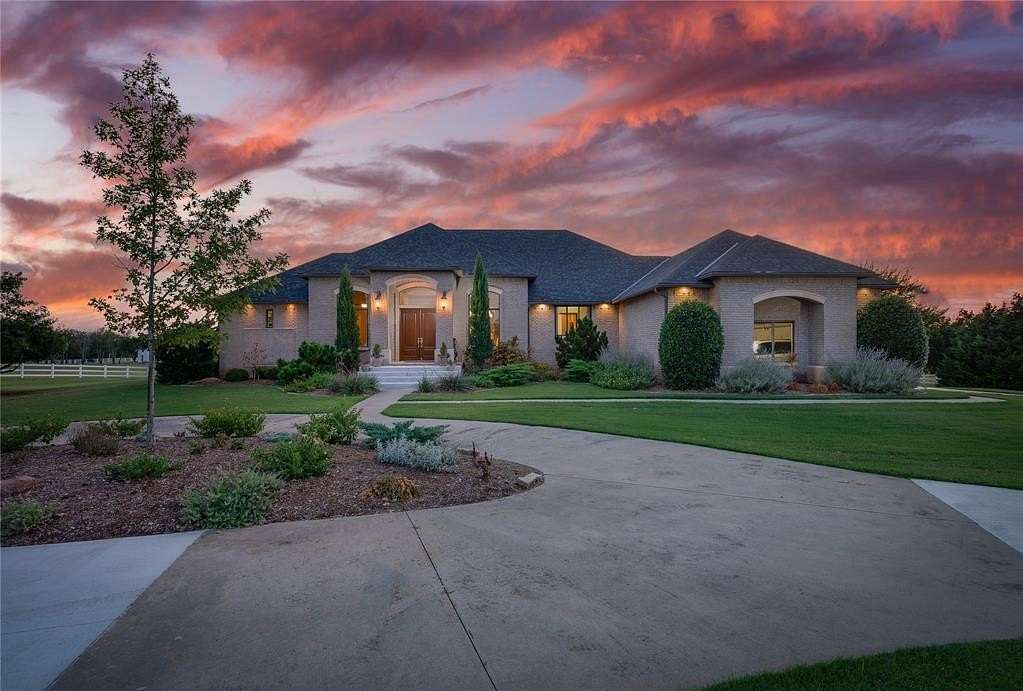 4 Acres of Residential Land with Home for Sale in Edmond, Oklahoma