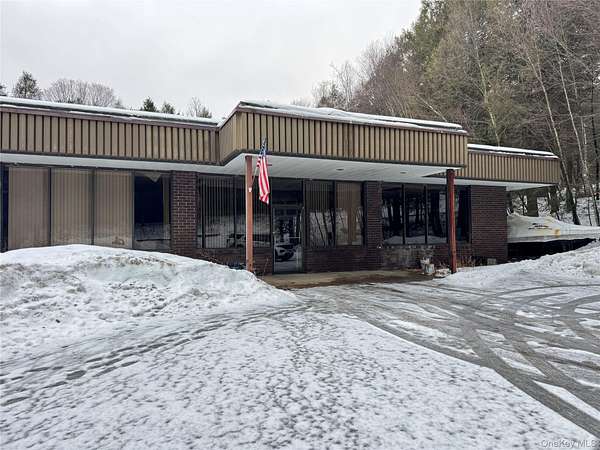 3 Acres of Commercial Land for Lease in Swan Lake, New York