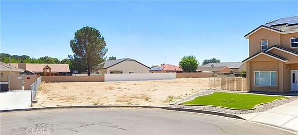 0.3 Acres of Land for Sale in Helendale, California