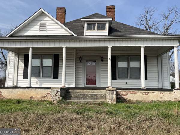 5 Acres of Residential Land with Home for Lease in Jonesboro, Georgia