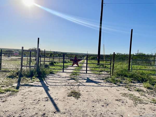 5 Acres of Residential Land for Sale in Moore, Texas