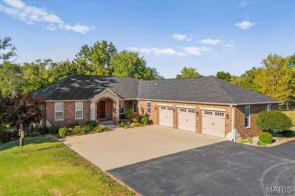 2 Acres of Residential Land with Home for Sale in Swansea, Illinois