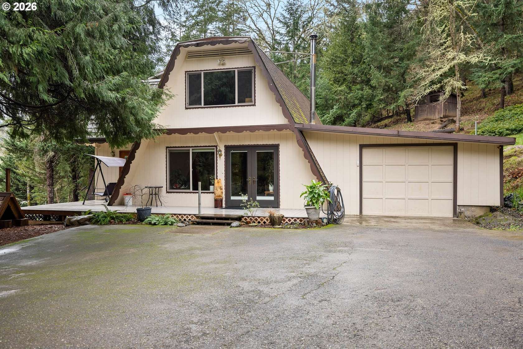 4.6 Acres of Residential Land with Home for Sale in Roseburg, Oregon