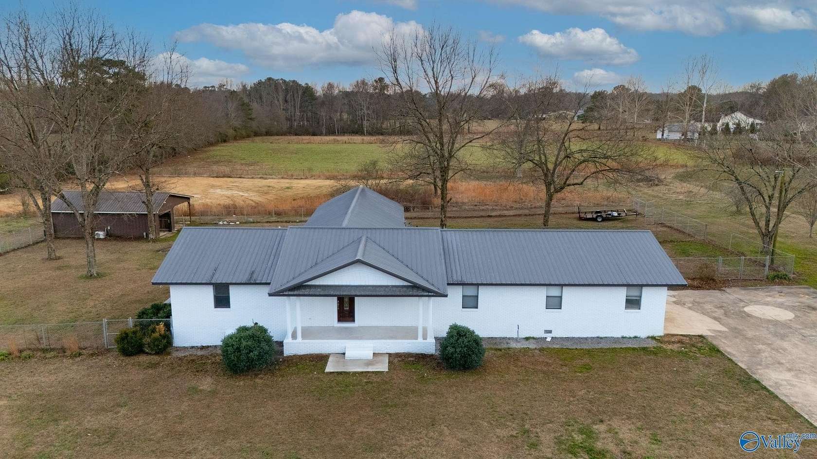 5 Acres of Residential Land with Home for Sale in Boaz, Alabama