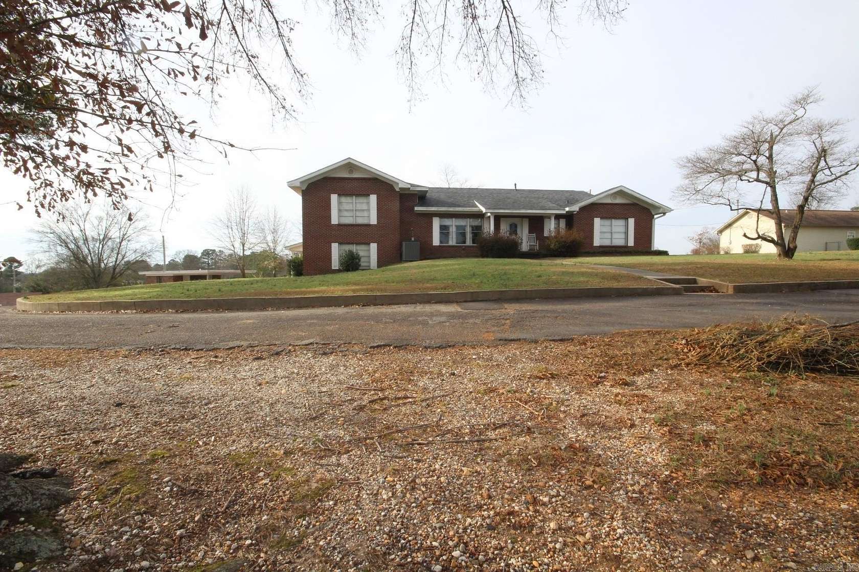 1.5 Acres of Residential Land with Home for Sale in Nashville, Arkansas