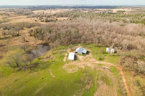 62 Acres of Land with Home for Sale in LaRue, Texas