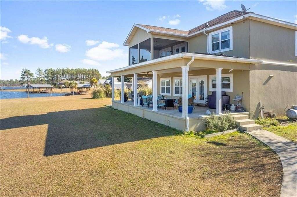 2.9 Acres of Residential Land with Home for Sale in Baxley, Georgia