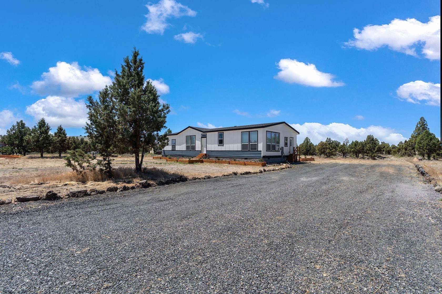 1.9 Acres of Residential Land with Home for Sale in Prineville, Oregon