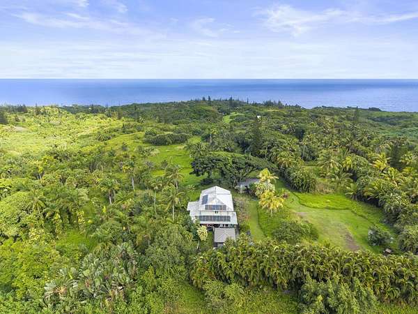 3.47 Acres of Residential Land with Home for Sale in Haʻikū, Hawaii