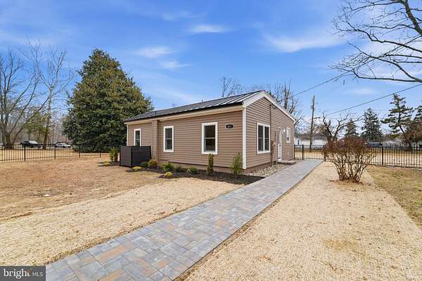 10.7 Acres of Land with Home for Lease in Pasadena, Maryland